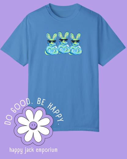 3 fluffy Easter bunnies (green/blue) - Comfort Colors Tshirt